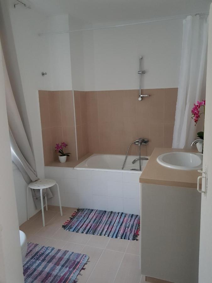Town Apartment With Panoramic Seaview Paphos ภายนอก รูปภาพ