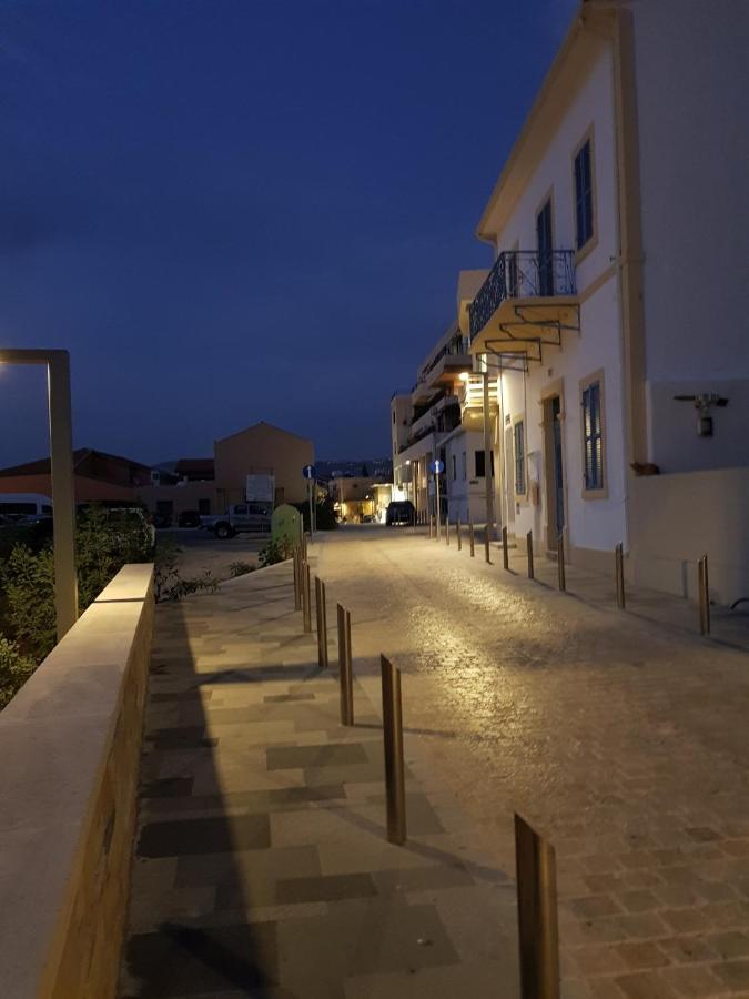 Town Apartment With Panoramic Seaview Paphos ภายนอก รูปภาพ